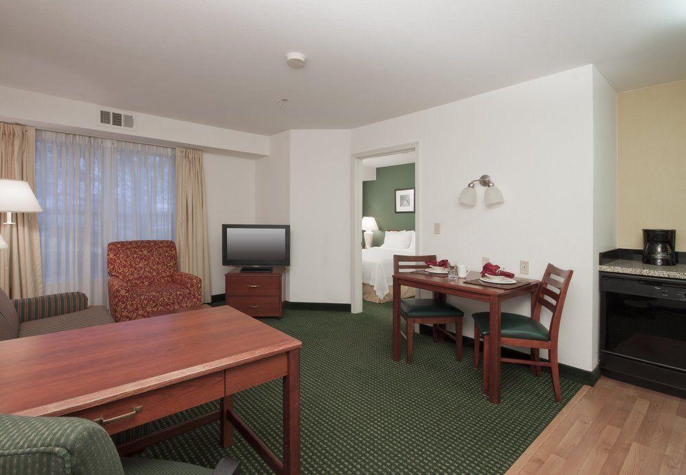 By Marriott Lancaster Hotel 3*