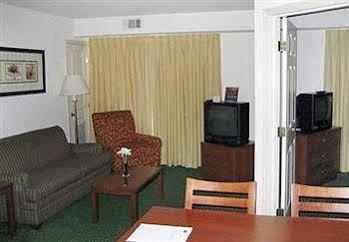 Hotel By Marriott Lancaster Palmdale