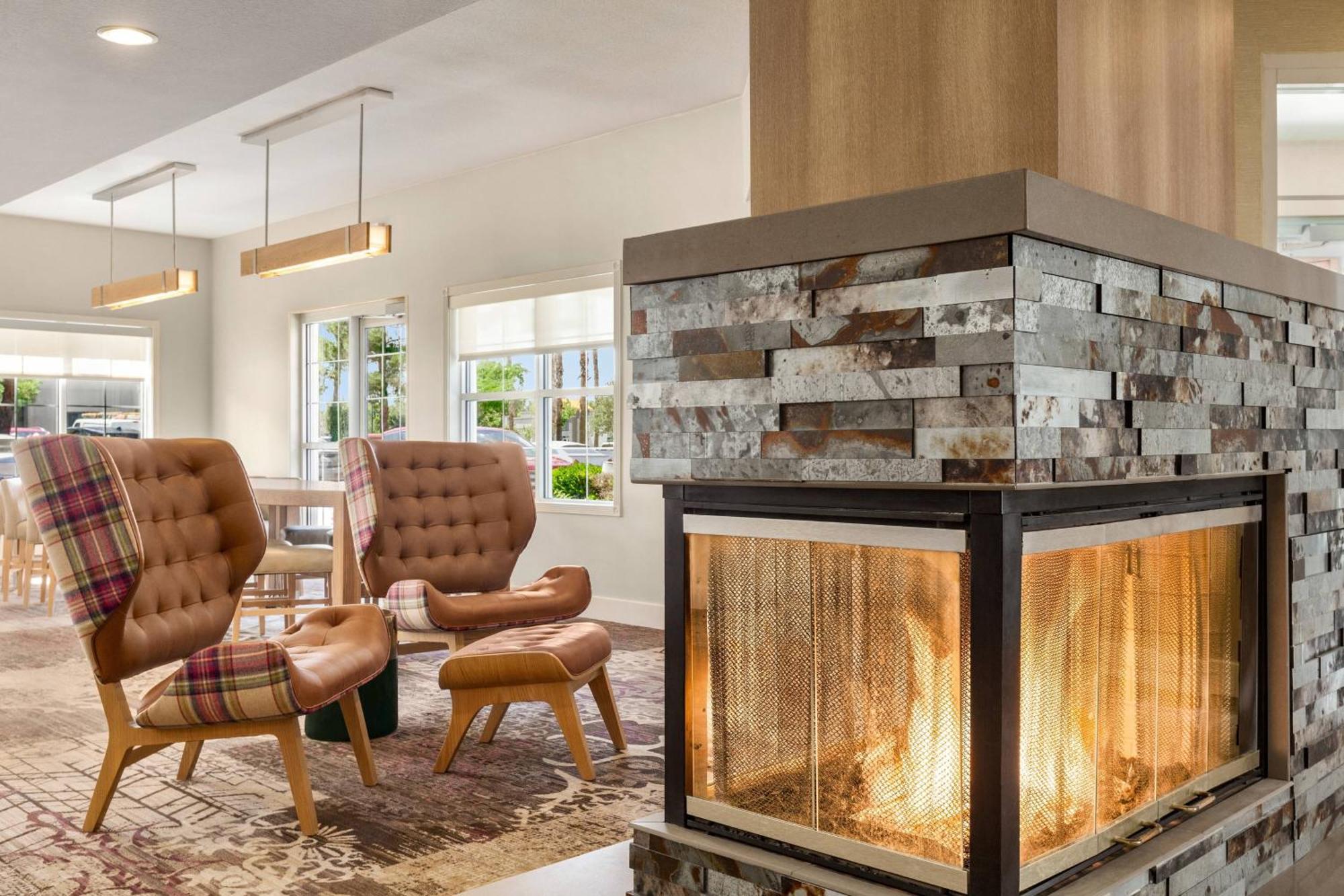 By Marriott Lancaster Hotel 3*
