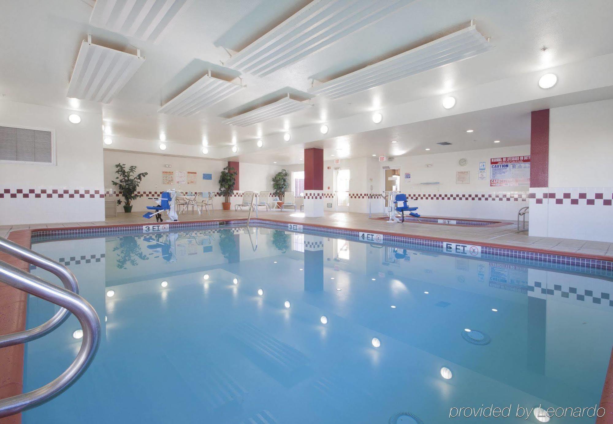 Hotel By Marriott Lancaster 3*